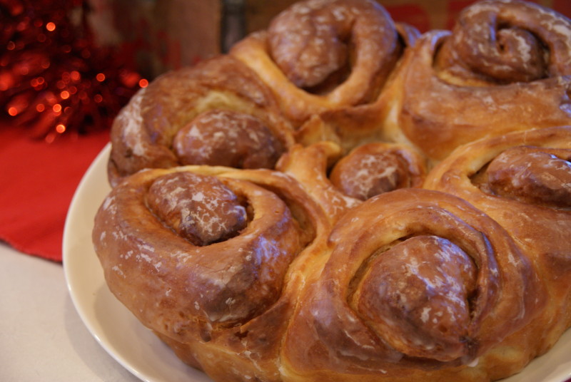 Cinnamon Rolls - Bakerella