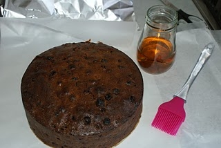 How to bake your Christmas cake – take it slow